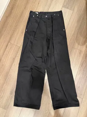 드리스반노튼 턱 와이드 데님 30