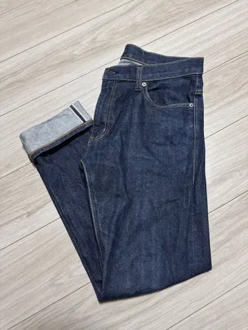 새상품급 +J 35 셀비지 슬림핏 스트레이트 청바지