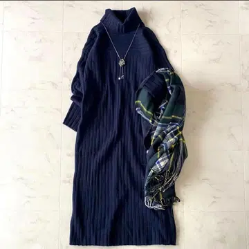 스픽앤스팬 네이비 리브 니트 롱 원피스