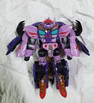 보라색 로봇형 완구