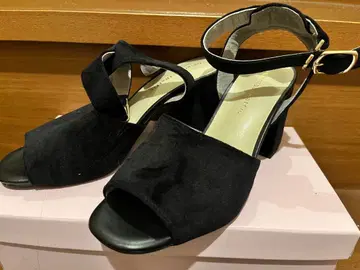 블랙 스웨이드 하이힐