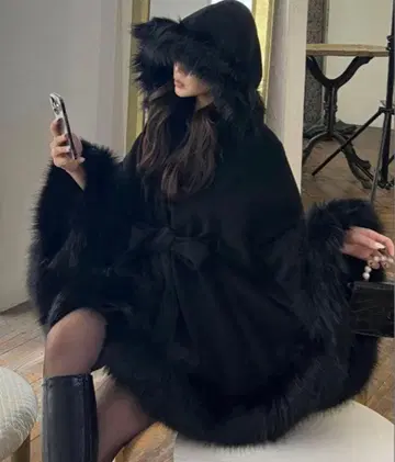 ROYAL PARTY 로얄 파티 로이파 후드 퍼 케이프 코트