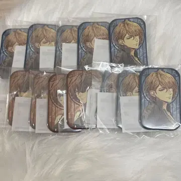 피오피오레의 만종 마루쿠지 캔뱃지 니콜라 길버트