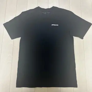 patagonia 블랙 T셔츠 S 사이즈