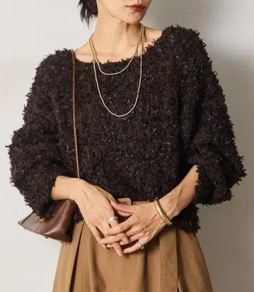 새상품 에시카 동형 나비얀 니트 크롭 풀오버 브라운