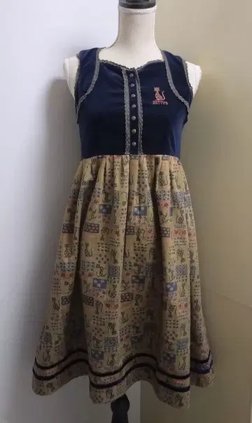 베티즈 블루 귀중! 레트로 패턴 원피스