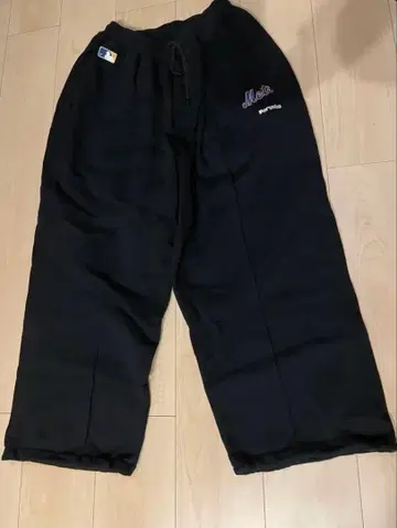 Perushu x MLB 콜라보 스웨트 팬츠 2세트