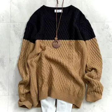 쉽스 크루넥 블랙 베이지 투톤 케이블 니트