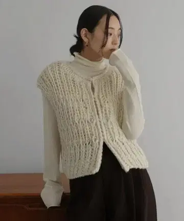 새상품 hellam 같은 형태 핸드 니트 로빙 베스트 화이트