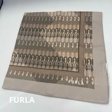 FURLA 훌라 실크 스카프
