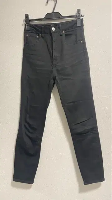 SLY JEANS 블랙 스키니 데님