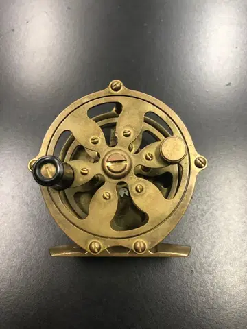 새상품급 키네야 카보스 플라이 릴