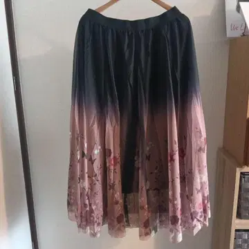 꽃무늬 플리츠 롱 스커트