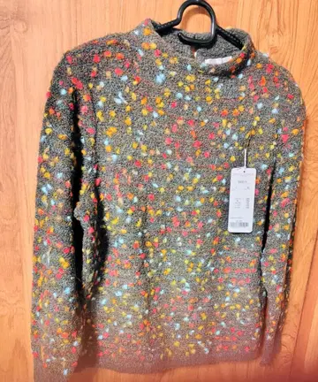 다색 도트 무늬 하이넥 니트 프리 사이즈