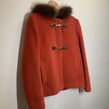 퍼 달린 오렌지 더플 코트