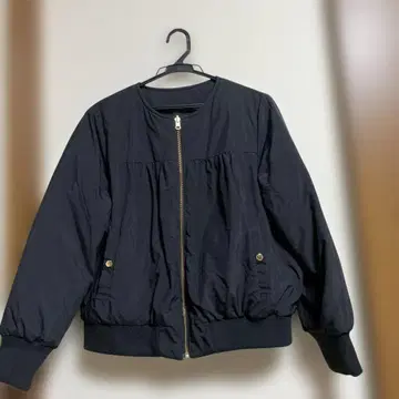 아바하우스 블랙 컬러 아우터