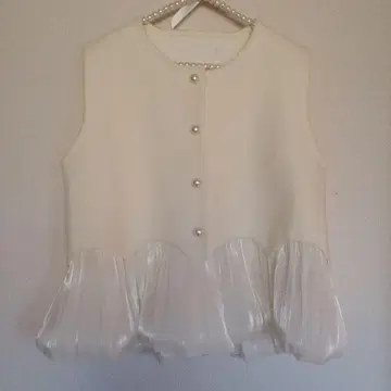 [ 새상품 ] 아이보리 니트 베스트 펄 버튼