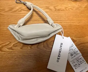 마리메꼬 포켓 숄더 파우치