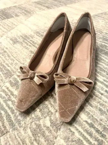 RANDA 비즈 x 퀼팅 리본 로우힐 펌프스 핑크