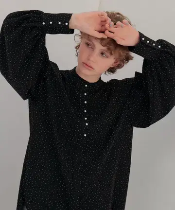 새상품 트루 바이 마리코 오이카와 도트 블라우스