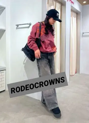 RODEOCROWNS 낙서 트레이닝복