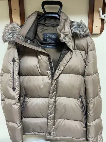 베이지 다운 자켓 M 사이즈