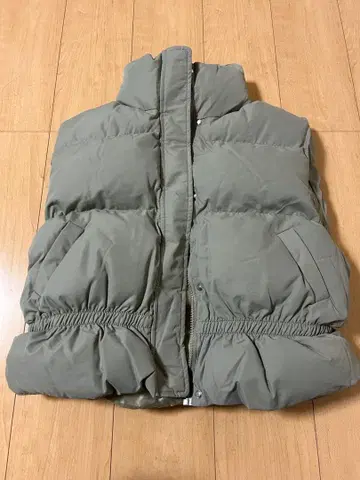 하이넥 헴 개더 에코 다운 베스트