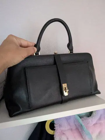 lowell things 블랙 가죽 핸드백 골드 금장 장식