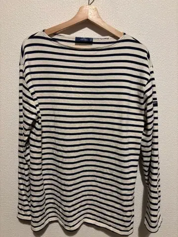 SAINT JAMES 긴팔 티셔츠 화이트와 네이비 스트라이프