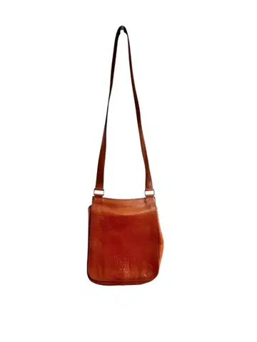 브라운 가죽 숄더백 H 로고 포함