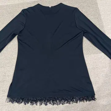 새상품급 레오나르 프린지 장식 블랙 긴팔 상의