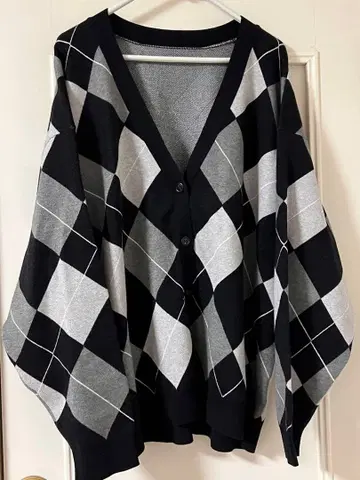 기간 한정 판매! ayane 이번 시즌 아가일 무늬 가디건 사이즈 38