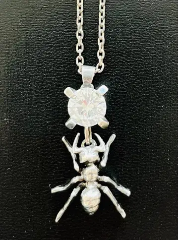 e.m. 목걸이 지르코니아 개미 있음 빈티지