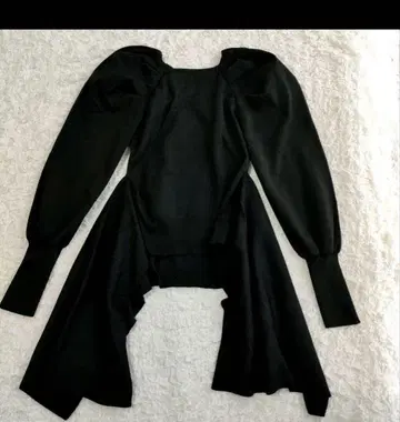 새상품급 미엘린바리안트 프렌치 플레어헴 니트 퍼프 슬리브 블랙