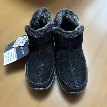 SKECHERS 퍼 달린 숏부츠 블랙