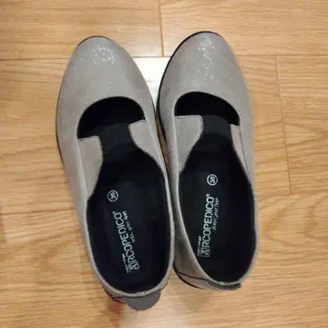 Arcopedico 그레이 플랫슈즈 36