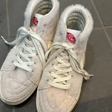 Vans 퍼 화이트 하이컷 스니커즈