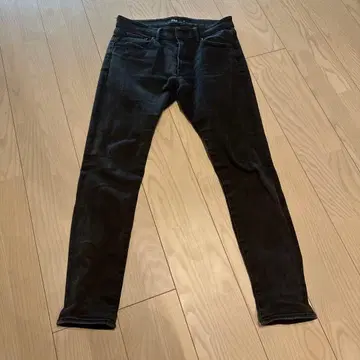 다크 그레이 스키니 데님