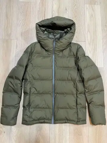 유니클로 심리스 다운 M 사이즈