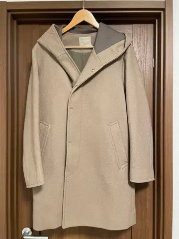 VALLIS by FACTOTUM 후디드 코트