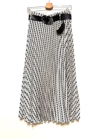 ZARA 화이트 블랙 기하학 패턴 롱 플리츠 스커트 벨트 포함