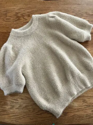 FRAY I.D 베이지 반팔 니트 퍼 모헤어 반짝이 프레이아이디