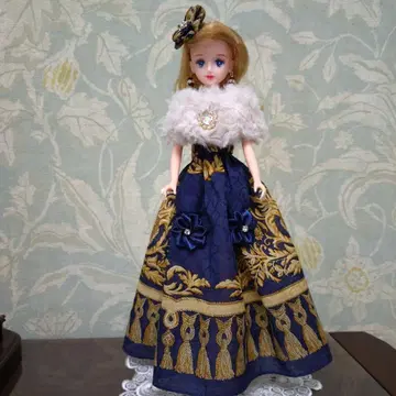 제니 드레스와 퍼 숄. 귀부인.