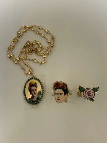 미사용 새상품 프리다 카를로 목걸이와 반지 반지 2개 3세트