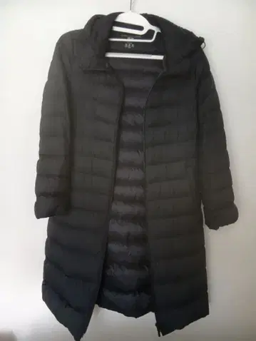 유니클로 울트라 라이트 롱 다운 M