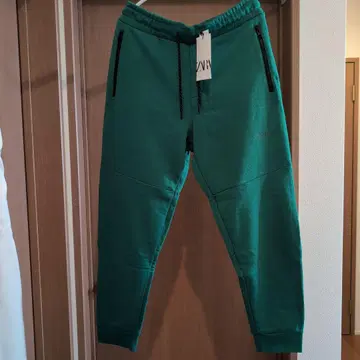 [새상품] ZARA 그린 조거 팬츠 M 사이즈