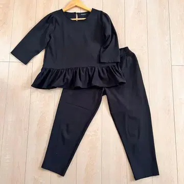 블랙 페플럼 팬츠 셋업 S 사이즈