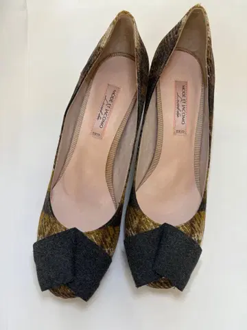 [ 새상품 ] MODE ET JACOMO ( 모드 에 자코모 ) 펌프스