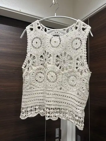 studio CLIP 코튼 크로셰 레이스 슬리브리스 풀오버 내추럴