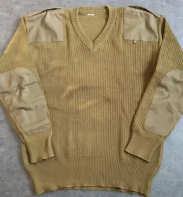 큰 사이즈 밀리터리 스웨터 올리브 그린 V넥 니트 컴뱃
